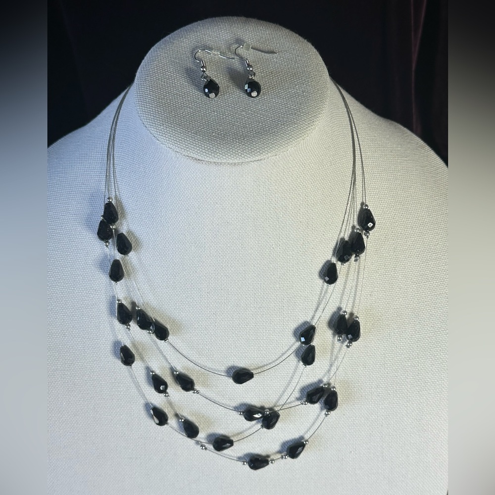 Necklace and earrings set